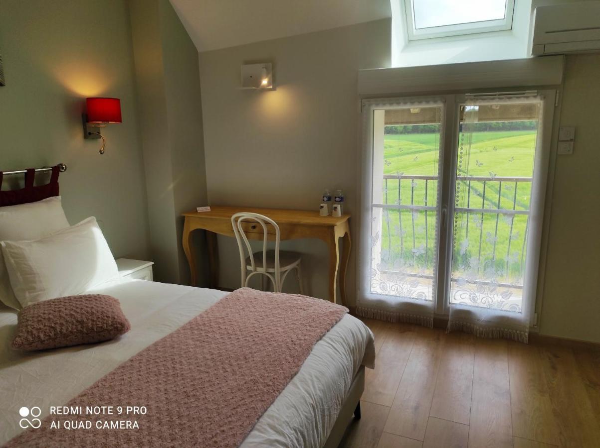 Chambre D'Hotes Le Domaine Des Hirondelles Champcenest Bagian luar foto