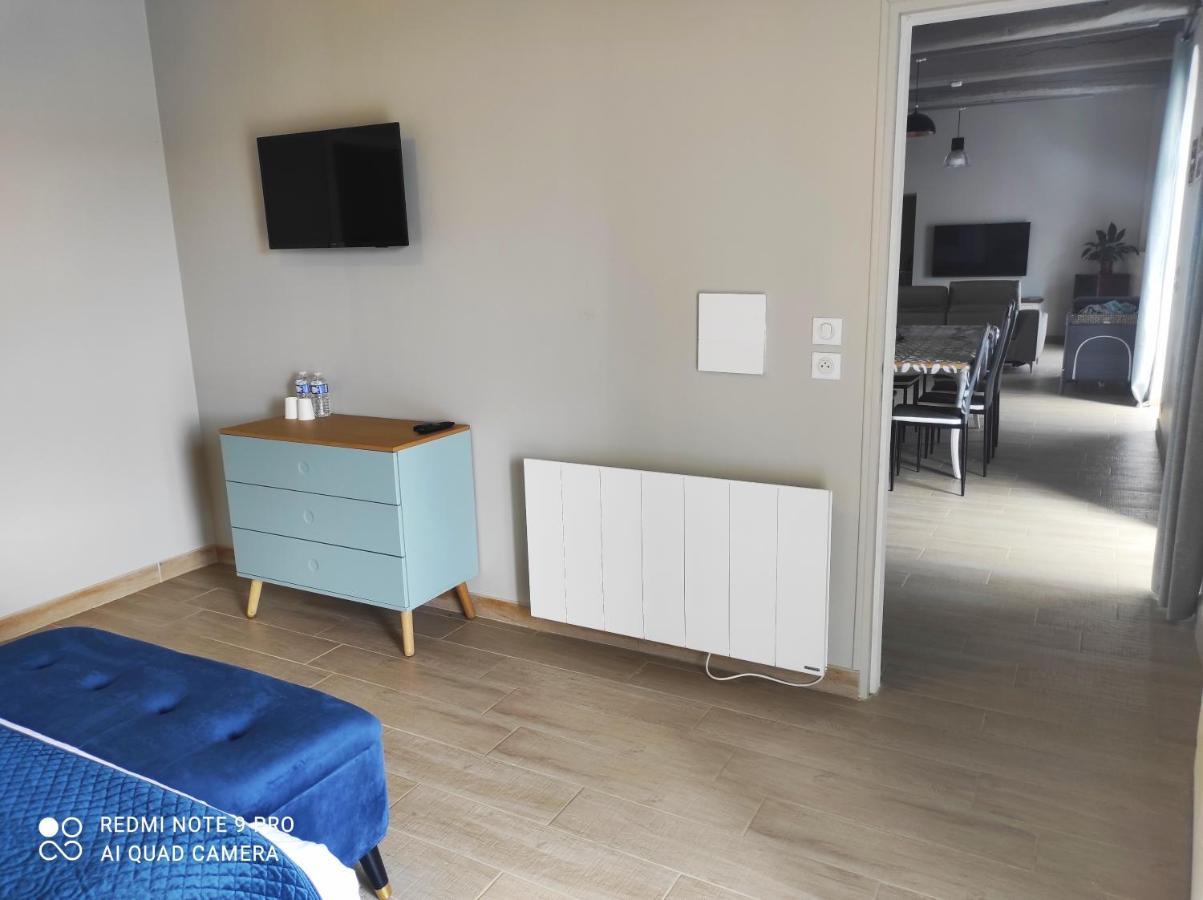 Chambre D'Hotes Le Domaine Des Hirondelles Champcenest Bagian luar foto