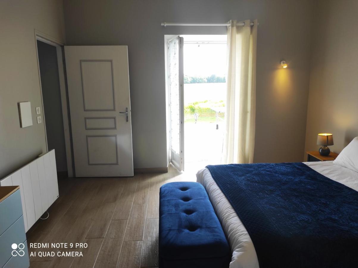 Chambre D'Hotes Le Domaine Des Hirondelles Champcenest Bagian luar foto