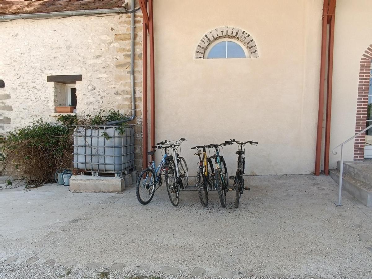 Chambre D'Hotes Le Domaine Des Hirondelles Champcenest Bagian luar foto