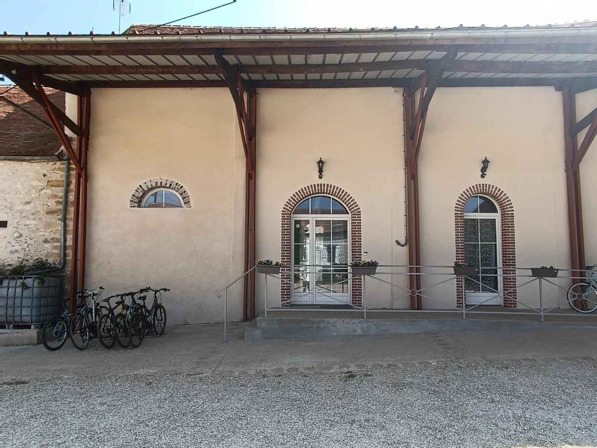 Chambre D'Hotes Le Domaine Des Hirondelles Champcenest Bagian luar foto