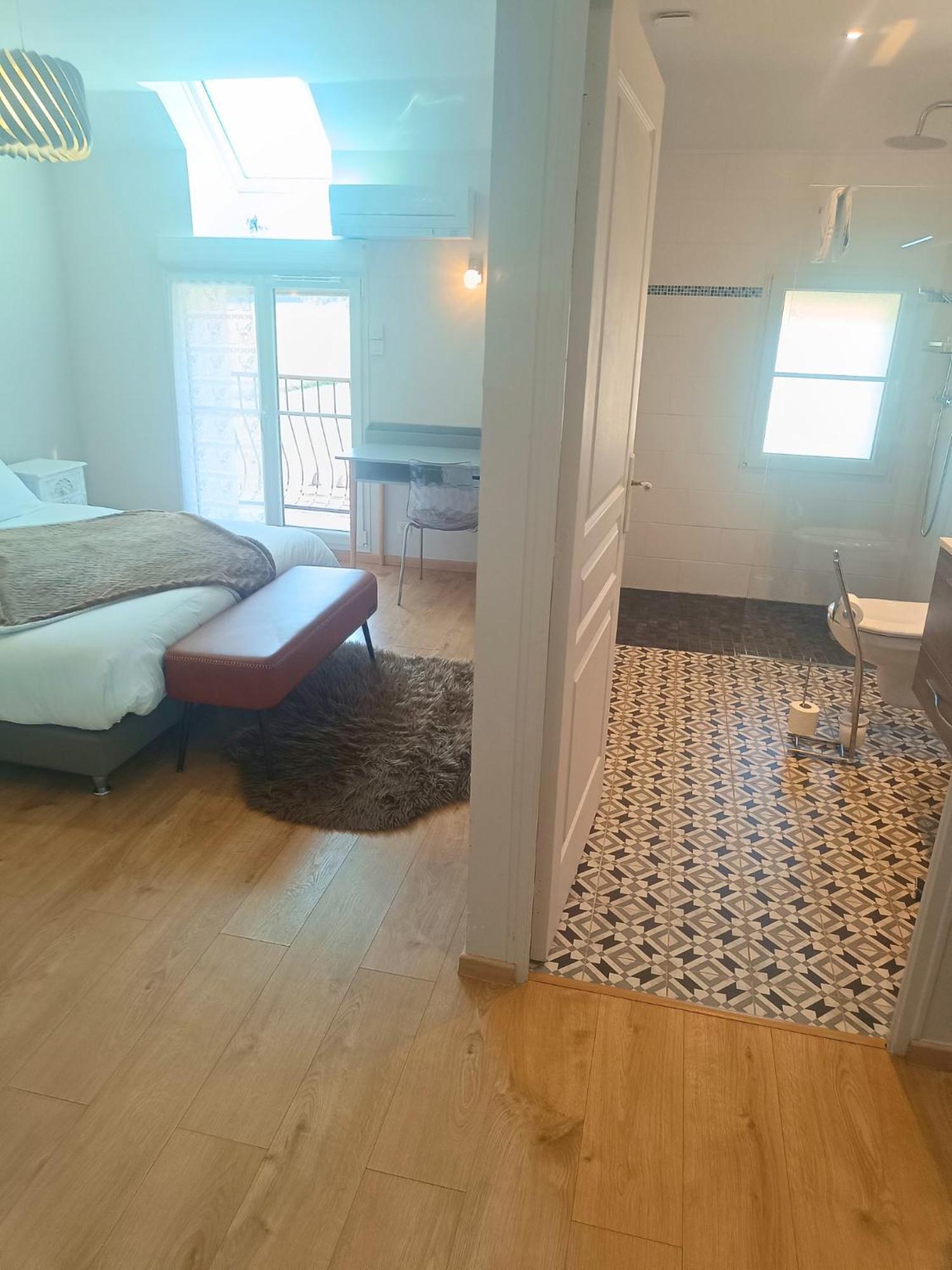 Chambre D'Hotes Le Domaine Des Hirondelles Champcenest Bagian luar foto